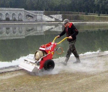 Desherbeur thermique ou mécanique